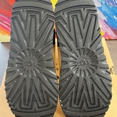 ほぼ未使用　UGG ブーツ　CLASSIC CLEAR MINI 防水　24cmの画像