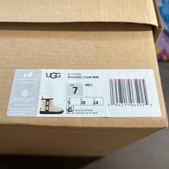 ほぼ未使用　UGG ブーツ　CLASSIC CLEAR MINI 防水　24cmの画像