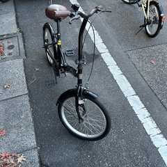折り畳み自転車の画像