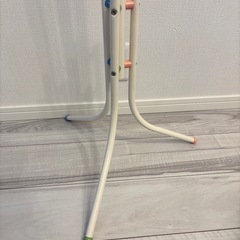 子供用ハンガーラックの画像