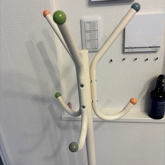 子供用ハンガーラックの画像