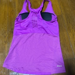 アディダス　レディース　スポーツウェア　ブラカップ付　ヨガなどにの画像