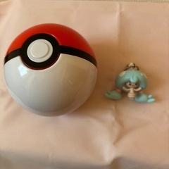 ガチャガチャ　モンスターボール&チェーンマスコットの画像