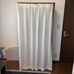 高さ178cm 収納棚　カーテン付き の画像