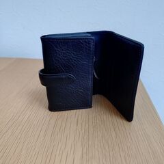 無印良品　ヌメシュリンク革ジャバラ２つ折財布　ブラック　美品の画像