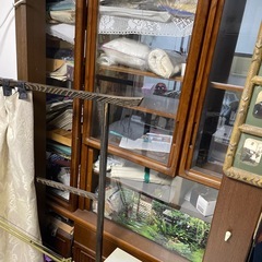 差し上げます。大型食器棚の画像