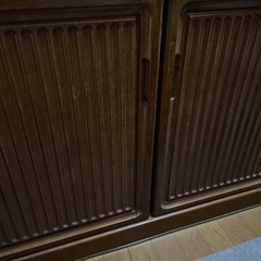 差し上げます。大型食器棚の画像