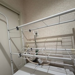 (譲渡決定)横幅伸縮可能なランドリーラック  2段の画像