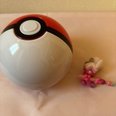 ガチャガチャ　モンスターボール&キーホルダーの画像