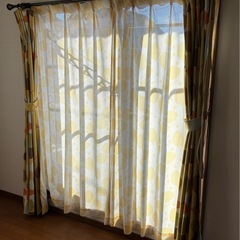 カーテンの画像