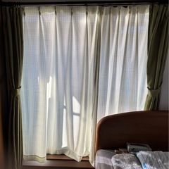 カーテンの画像