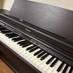 Roland電子ピアノの画像