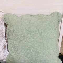 百貨店購入　お洒落　高級　クッション　2個セットの画像