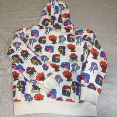 supreme？パーカーの画像