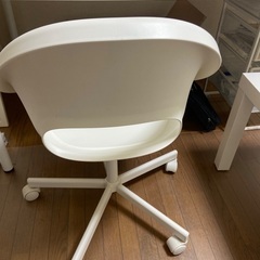 IKEA テーブル+椅子の画像