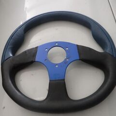MOMOのステアリング　異形の画像