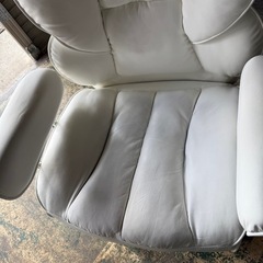 目玉商品！！SKYE ゲーミングチェアの画像