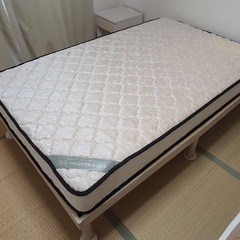 セミダブルマットレス + フレームの画像