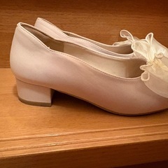 リボン付きパンプスLLサイズ　ホワイトの画像