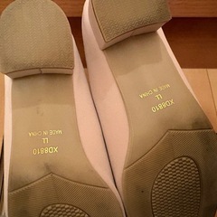 リボン付きパンプスLLサイズ　ホワイトの画像