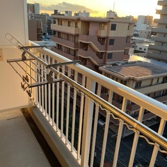 引き出しと洗濯棒の画像