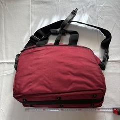 Mc MORE カメラバッグ　レッドの画像