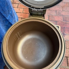 リンナイの都市ガス炊飯器 4L炊飯・保温機能付　2000年製の画像