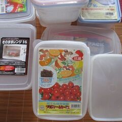 新品未使用　タッパーまとめての画像