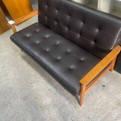 リサイクルショップどりーむ天保山店　No5372 2人掛けソファ　レザー×ウッドフレーム　合成皮革　オシャレなソファ♪　の画像