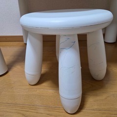 IKEA 子供用テーブル　椅子の画像