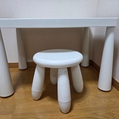 IKEA 子供用テーブル　椅子の画像
