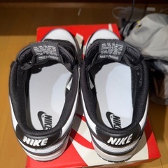 NIKEダンク　パンダの画像