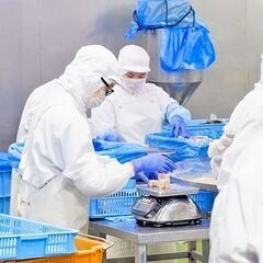 【未経験歓迎】丁寧な研修/入社後のキャリアアップOK＆実績あり/未経験も嬉しいマニュアル/完備県内有数の衛生設備完備の工場で働きませんか？_株式会社宮崎商会 鹿児島工場の画像