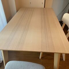 【引越しのためお譲りします】IKEA 天然木テーブル＋チェア（状態良好）の画像