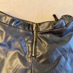 レザー風　スカート　140の画像