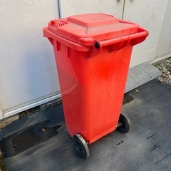 大きなゴミ箱
の画像