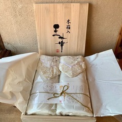 【新品未使用】高級敷きパッド　王華　2枚セット　木箱入りの画像