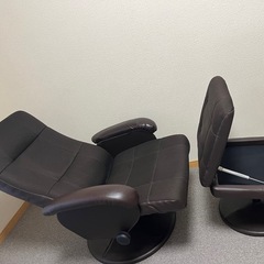 ニトリ　リクライニングチェア　オットマン付きの画像