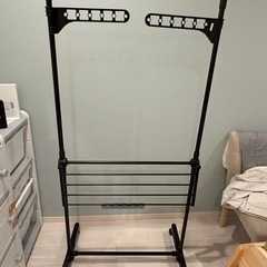 ハンガーラックの画像