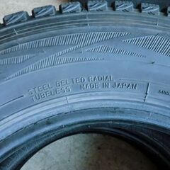 軽トラ用スタッドレス　2023年45週　DANLOP WINTERMAX　MADE-IN-JAPAN  製　145R12の画像