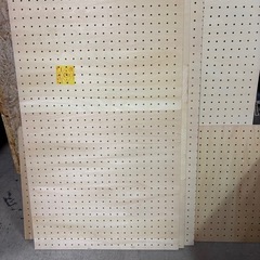 木製有孔ボード/穴あきボード5枚の画像