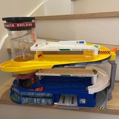 Wダブルアクショントミカビルの画像