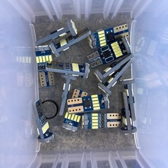 t10 15連白　LED 2つで300円の画像