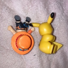 ピカチュウ、ワンピース、コード断線防止フィギュアの画像