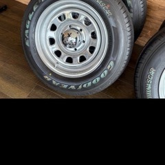 ハイエース、タイヤの画像
