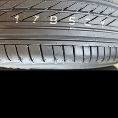 ハイエース、タイヤの画像