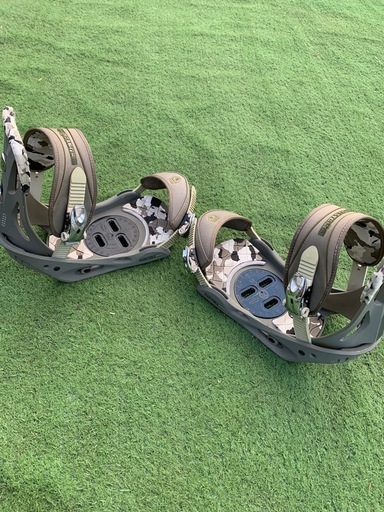 バートン カスタム ビンディング ジャンク Mサイズ？ スノーボード