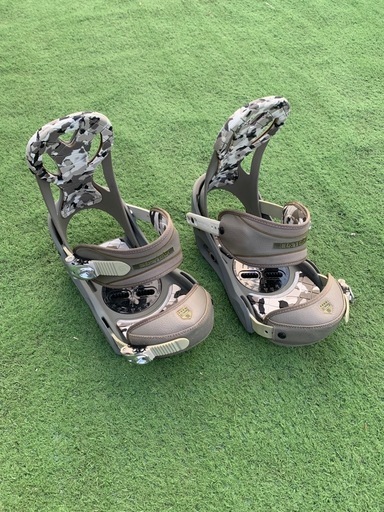 バートン　カスタム　ビンディング　ジャンク　Mサイズ？　スノーボード バートン カスタム ビンディング ジャンク Mサイズ？ スノーボード