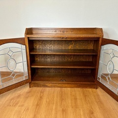 三越ブルージュ ガラスキャビネット ステンドグラスの画像