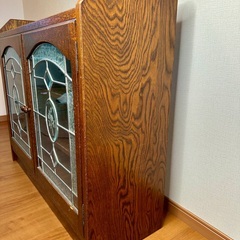 三越ブルージュ ガラスキャビネット ステンドグラスの画像
